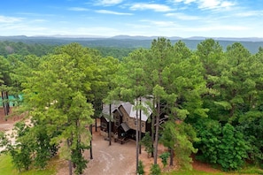 Exterior - Sparrows Nest|4Bd|Hot Tub|Playset (Broken Bow)