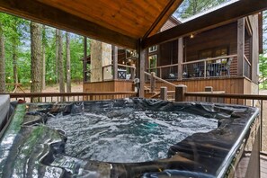 Terrace/patio - Sparrows Nest|4Bd|Hot Tub|Playset (Broken Bow)