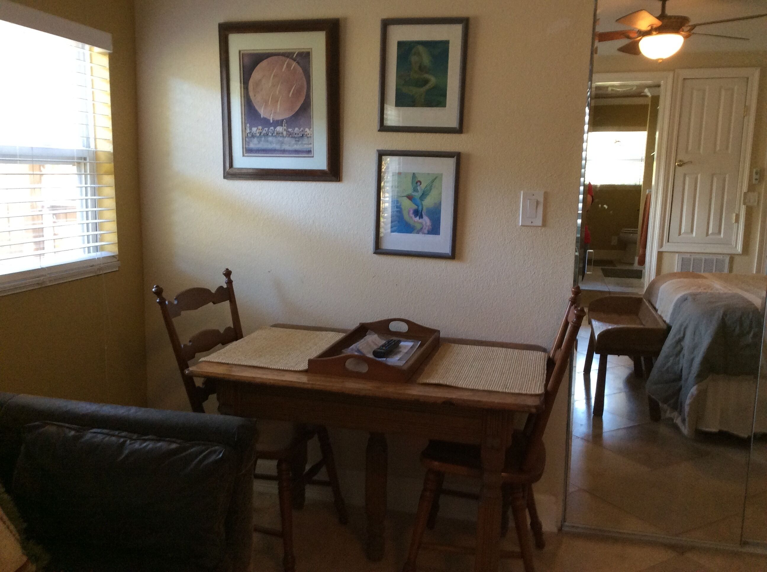 Master Suite Your Privacy Our Pleasure! King Bed, Jacuzzi Tub, Private Entrance - Fort Walton Beach, FL