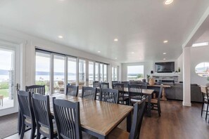 Dining - Ohana Kai #20 - Private Home on the Water (Garden City)
