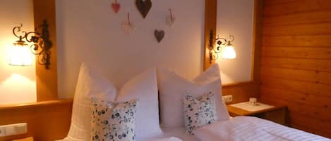 5 slaapkamers, reisbedje, wifi, beddengoed