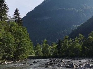 Unclassified image, 4 of 51, button