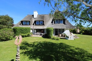 Unclassified image, 3 of 19, button