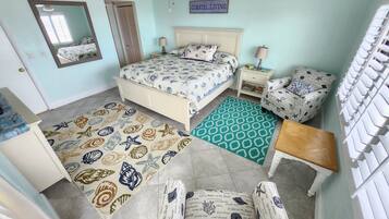 3 habitaciones, escritorio, tabla de planchar con plancha y wifi gratis