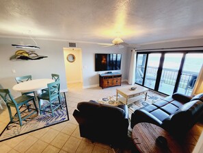 Smart-tv, videospil, dvd-afspiller, bøger