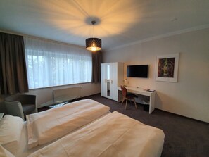 Hypo-allergenic bedding, desk, soundproofing, iron/ironing board - artHotel Bremen (Bremen)