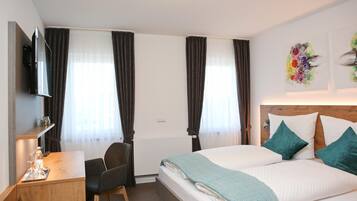 Comfort Double Room | Hypo-allergenic bedding, desk, blackout drapes, soundproofing