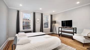 2 bedrooms, iron/ironing board, WiFi, bed sheets