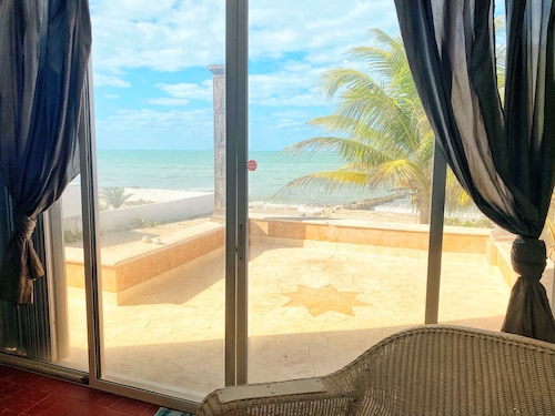 Casa Saltwater Cowboy En La Playa - Beachfront Property