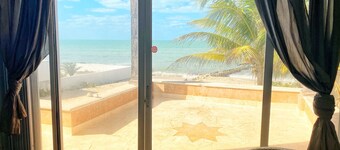 Casa Saltwater Cowboy En La Playa - Beachfront Property