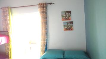 2 chambres, fer et planche à repasser, Wi-Fi gratuit, draps fournis