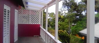 Eco friendly 2 bedroom bungalow (sleeps 6) in Blanchiseusse for seaside vacation