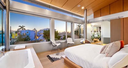 Alberta Beach Loft - Modern Home with Rooftop & Spa