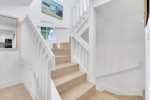 Interior - Renovated Townhouse, few steps from the Beach (Lauderdale-By-The-Sea)