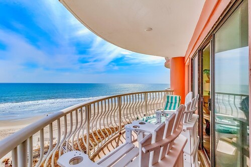 WOW 25ft  WRAP AROUND BALCONY/FLOOR2CEILING GLASS/BEST VIEW IN TOWN/UPGRADED