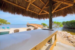 Property grounds - Perfect Location+Beautiful Ocean Views+Pool & Bar (Tavernier)