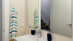Shower, hair dryer, towels - Villa Sunrise Private Pool Puerto del Carmen By PVL (Puerto del Carmen)