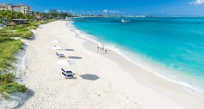 Nouveau nid de luxe au paradis, vue sur l'océan Providenciales