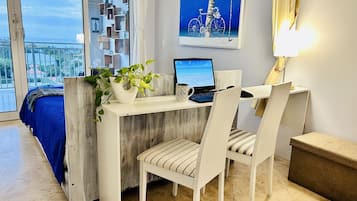 1 bedroom, in-room safe, desk, iron/ironing board