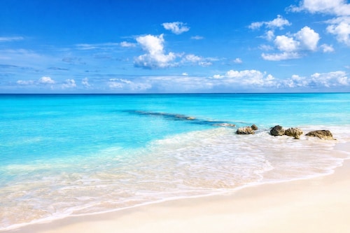 Nouveau nid de luxe au paradis, vue sur l'océan Providenciales