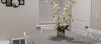 Stylish Newly renovated ** Private Aptarment** 1BR