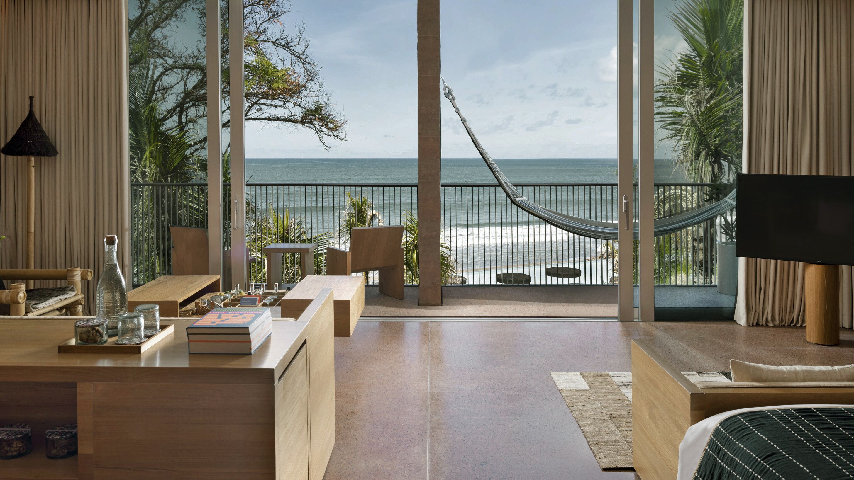 Estudio (Oceanfront) | Ropa de cama de alta calidad y artículos del minibar gratis 