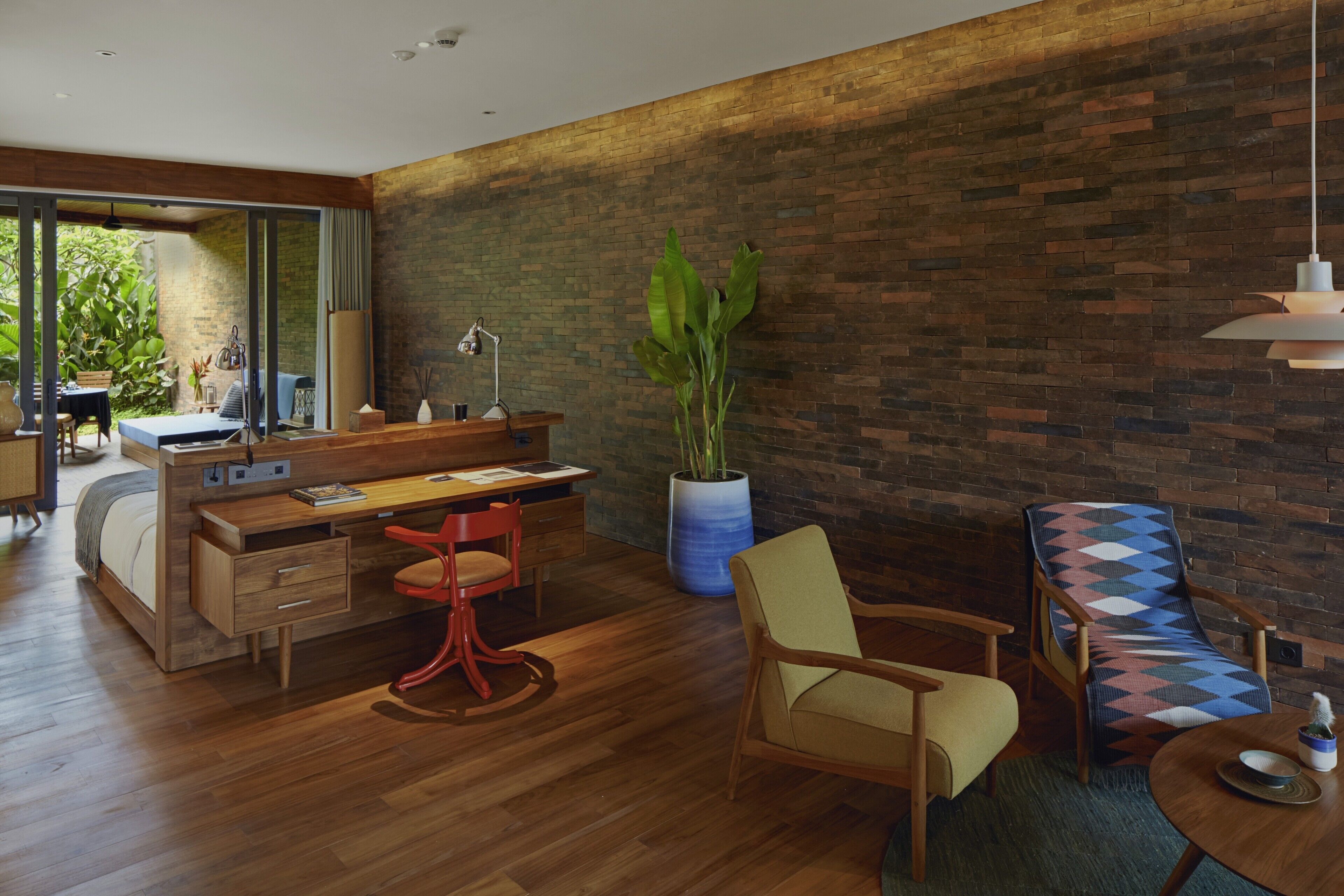 Garden Suite | Premium bedding, free minibar items, in-room safe