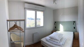 3 slaapkamers, een bureau, geluiddichte muren