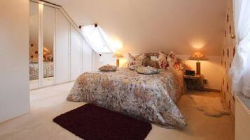 2 bedrooms, iron/ironing board, free WiFi