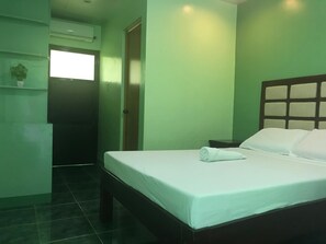 Individually furnished, desk, laptop workspace, free WiFi