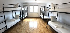 Superior-yhteismajoitus, sekamajoitus (1 bed in a 8 bed-room) | Ilmainen Wi-Fi, vuodevaatteet