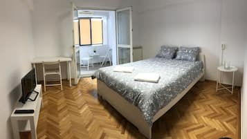 Comfort Double Room, Shared Bathroom | Free WiFi, bed sheets