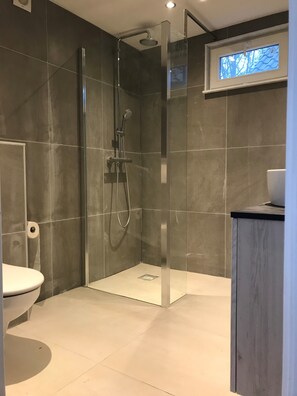 Bathroom shower - Unique House at Lake Ijsselmeer (Andijk)