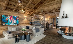 Unclassified image, 5 of 17, button