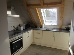 Kühlschrank, Mikrowelle, Geschirrspüler, Gefrierschrank