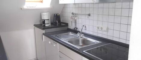 Refrigerador, microondas, horno y lavavajillas