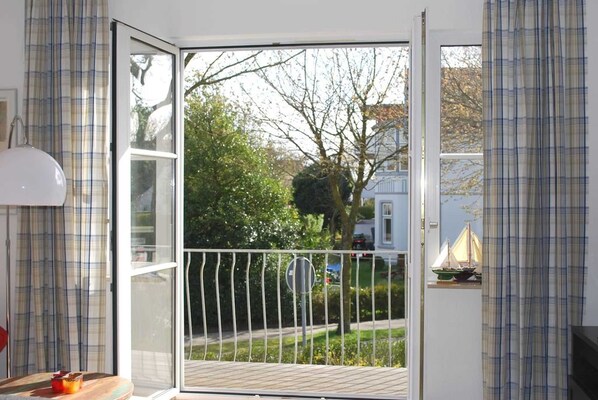 Unclassified image, 1 of 13, button