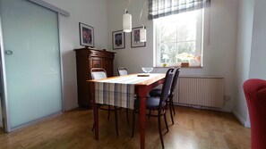 Unclassified image, 5 of 13, button