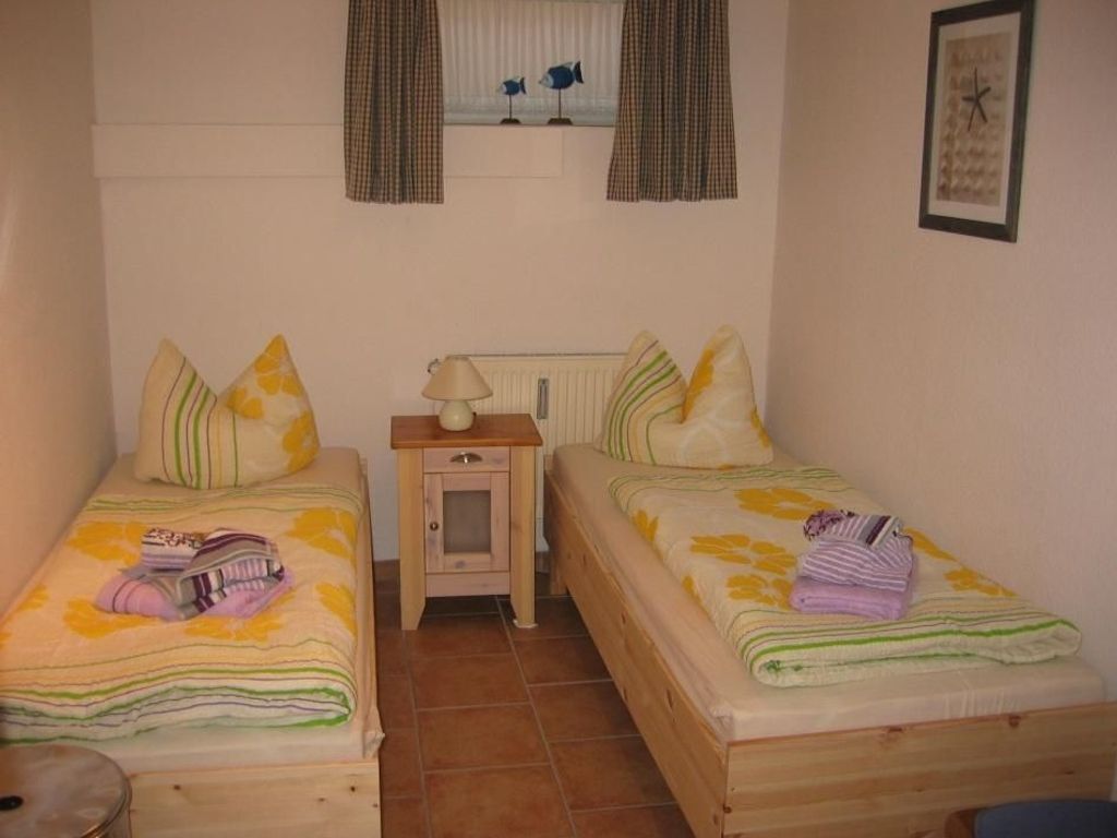 2 bedrooms, travel crib, WiFi, bed sheets