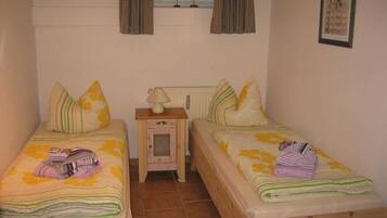 2 bedrooms, travel crib, WiFi, bed sheets