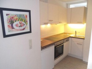 Refrigerador, microondas, horno y lavavajillas 