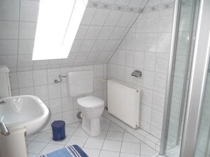 Shower, towels