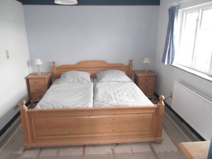 2 Schlafzimmer, Reisekinderbett, WLAN, Bettwäsche