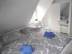 1 bedroom, travel crib, WiFi, bed sheets - Green area 31 apt. 5 (Wyk auf Föhr)