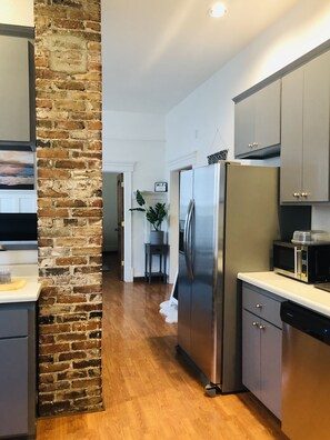 Comfort Apartment | Private kitchen - Misha's Cozy Haven (Marysville)