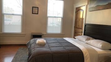 Comfort Apartment | 3 bedrooms, hypo-allergenic bedding, down duvets, individually furnished