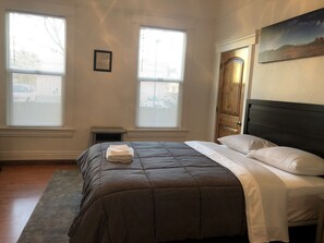 Comfort Apartment | 3 bedrooms, hypo-allergenic bedding, down duvets, individually furnished - Misha's Cozy Haven (Marysville)