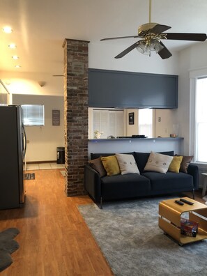 Interior detail - Misha's Cozy Haven (Marysville)