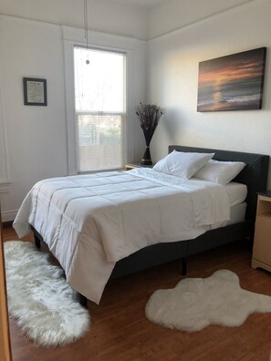 Comfort Apartment | 3 bedrooms, hypo-allergenic bedding, down duvets, individually furnished - Misha's Cozy Haven (Marysville)