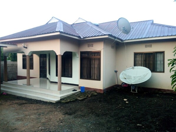 Exterior - The rainforest mountain view is a spacious accomodation vicinity of min village. (arusha)